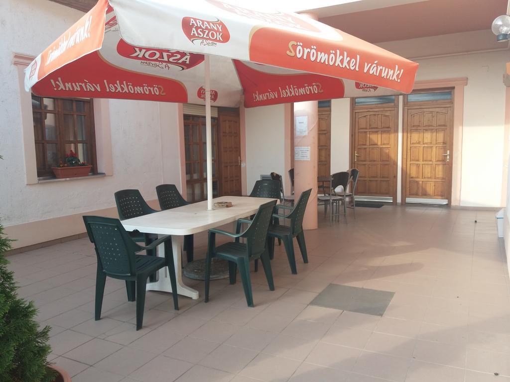 Rakoczi Panzio Otel Debrecen Dış mekan fotoğraf