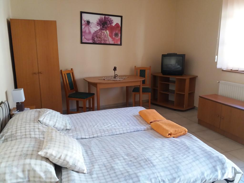 Rakoczi Panzio Otel Debrecen Dış mekan fotoğraf