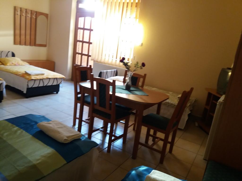 Rakoczi Panzio Otel Debrecen Dış mekan fotoğraf